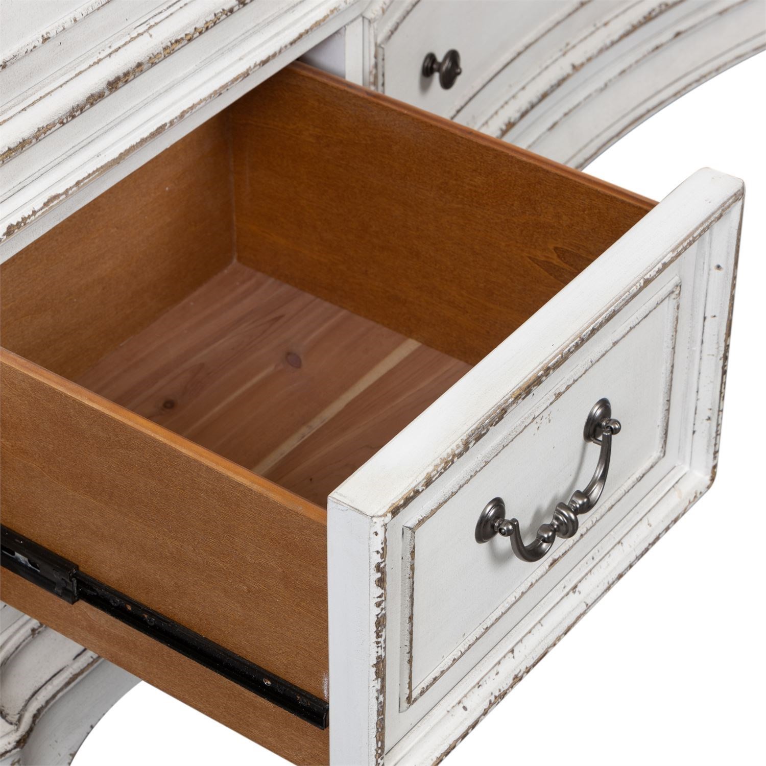 East Brooke Magnolia Manor Relaxed Vintage 9-Drawer Dresser